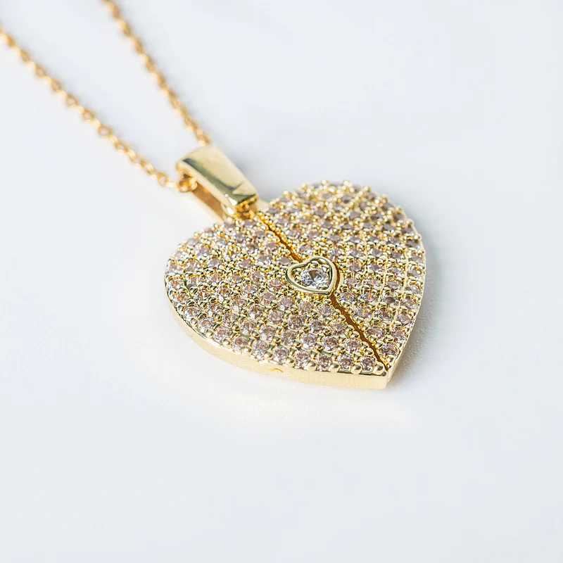 Elegant Golden Heart Necklace